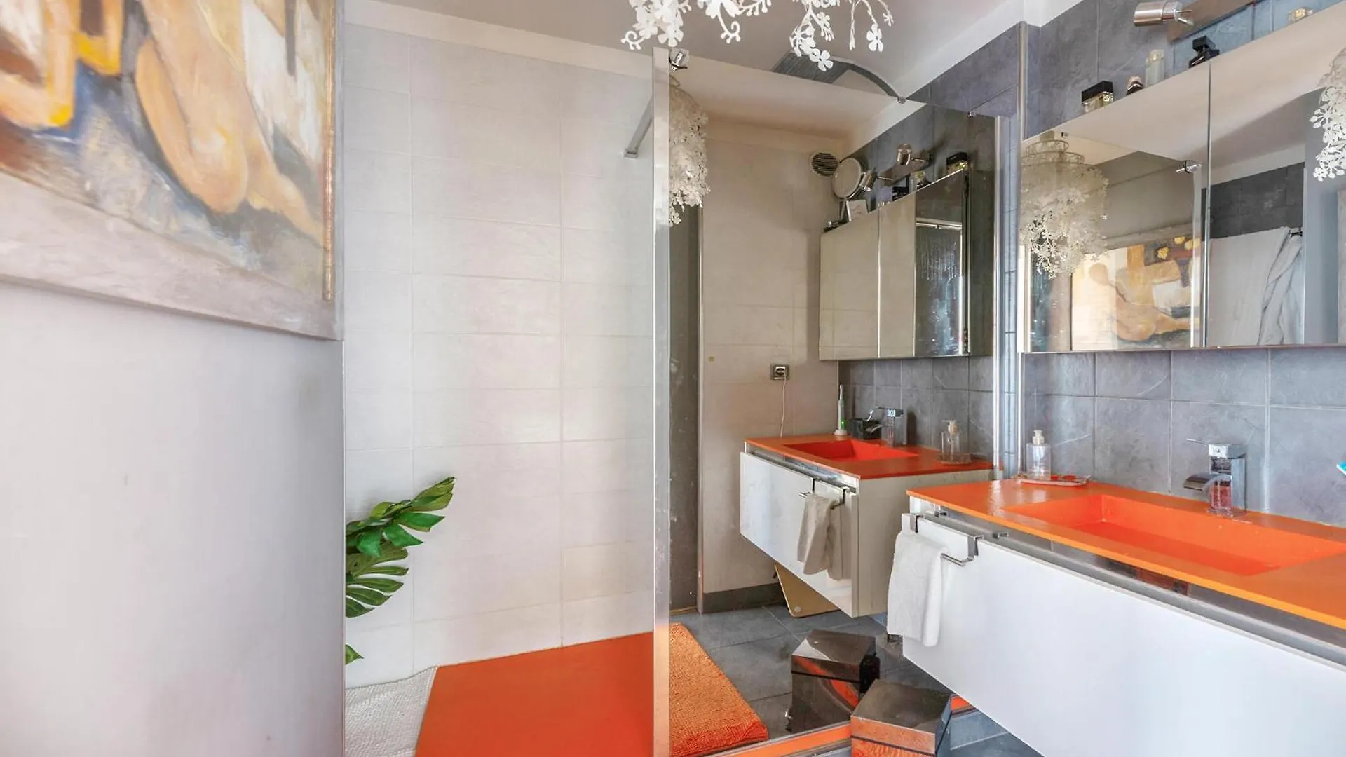 Nice Apartment In Marseille With Kitchen