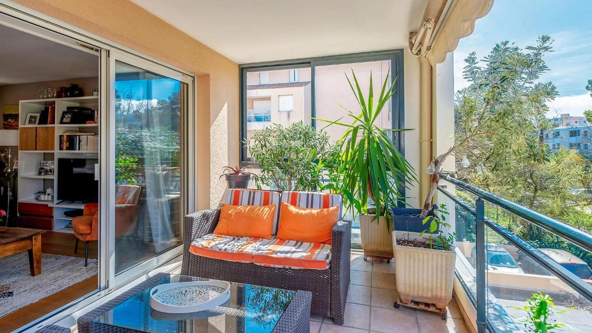 Nice Apartment In Marseille With Kitchen